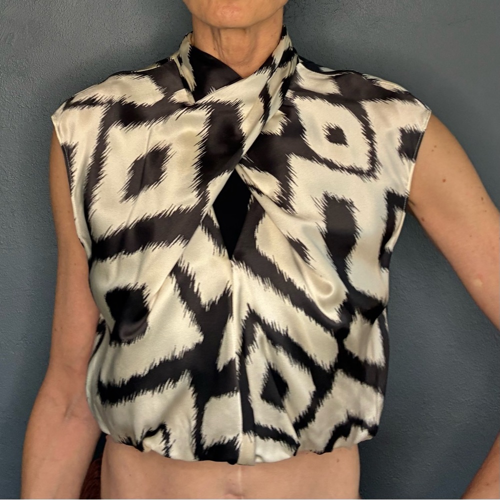 Banana Republic Black and Cream Geometric Blouse